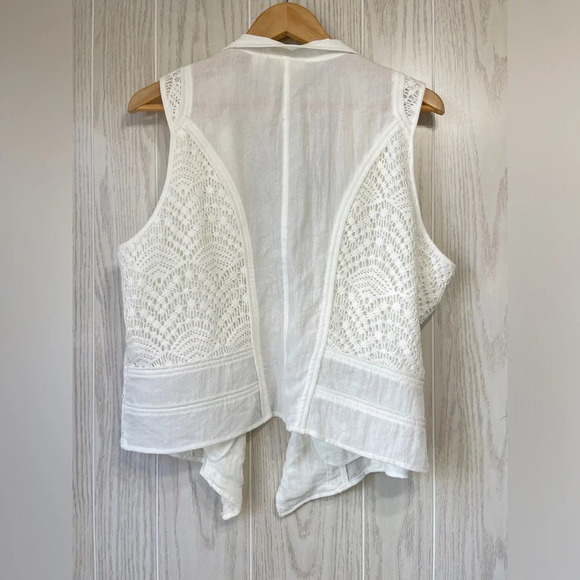 Chico’s Linen And Crocheted Lace Mix Vest Size 2 LNC - Picture 5 of 5